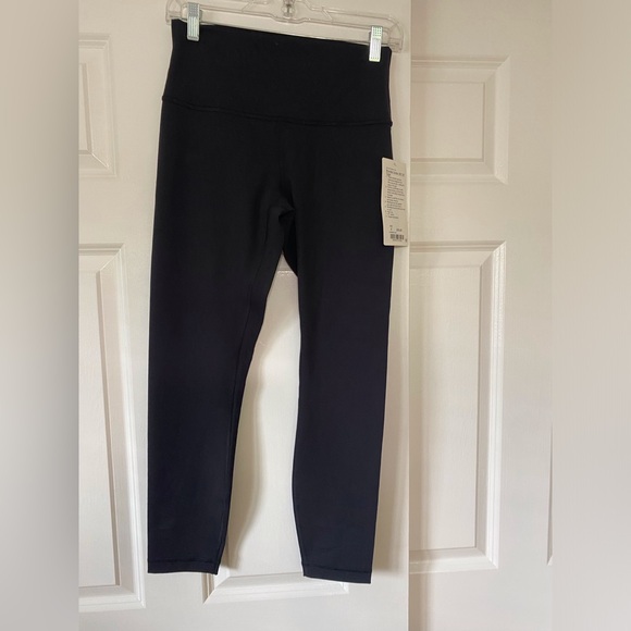 Lululemon black cropped leggings size 8 - Picture 1 of 5